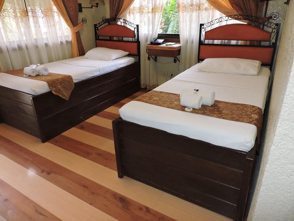 Dao Diamond Hotel & Restaurant Тагбиларан Сити Екстериор снимка